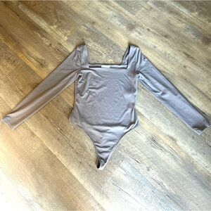 Aritzia Babaton Thong Bodysuit – Beige, Size Large